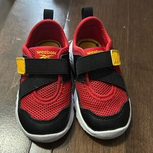 Reebok toddler shoes size 5